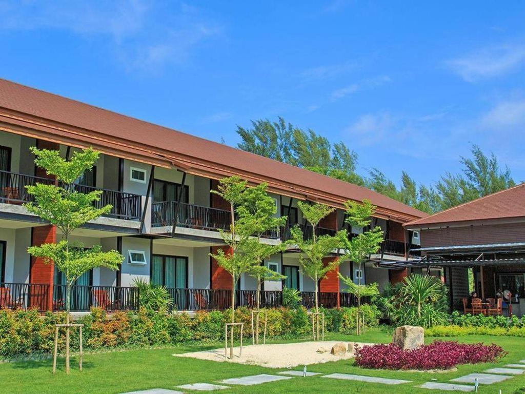 The Breeze Lipe Resort Exterior foto